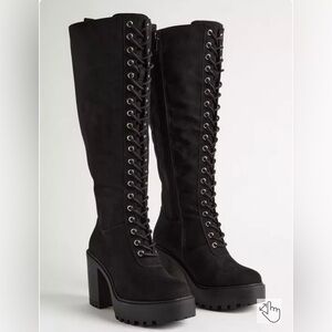 NWT ✨ lace up boots WIDE calf